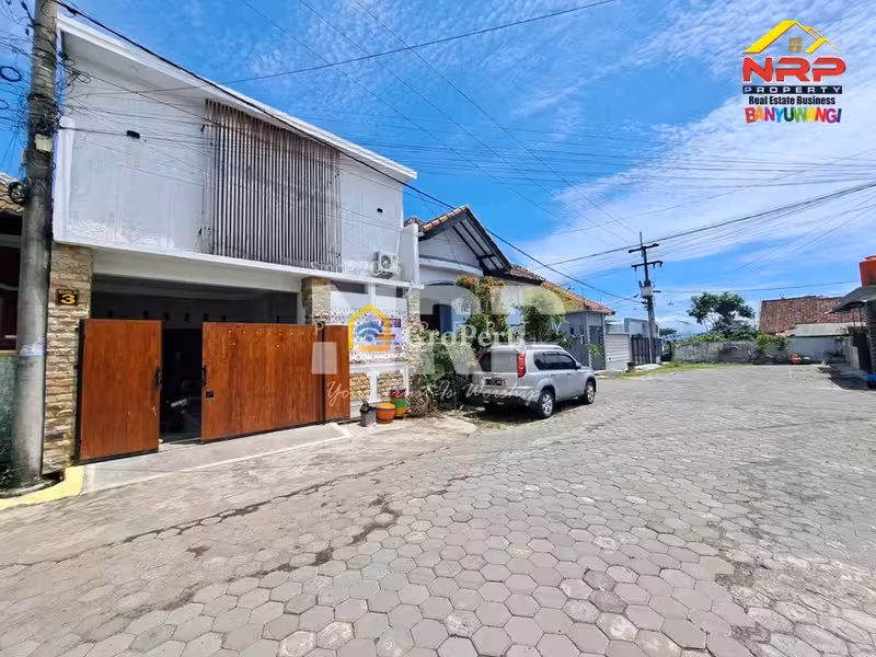 Dijual Rumah Cantik Terawat, 2 Lantai, Siap Huni, Jual Cepat BU - 3