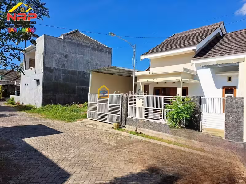 Dijual Rumah Cantik 2 Lantai Siap Huni di Perumahan Brawijaya Residence Banyuwangi – Lokasi Strategis Dekat Kampus & Pusat Kota - 4