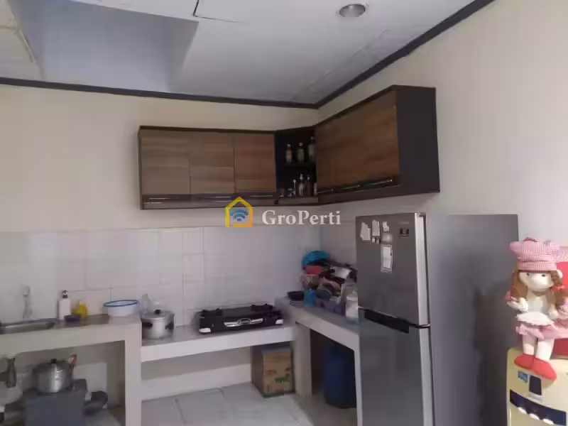 Rumah Tinggal Lingkungan Padat Dekat Pasar dan Sekolah - 3