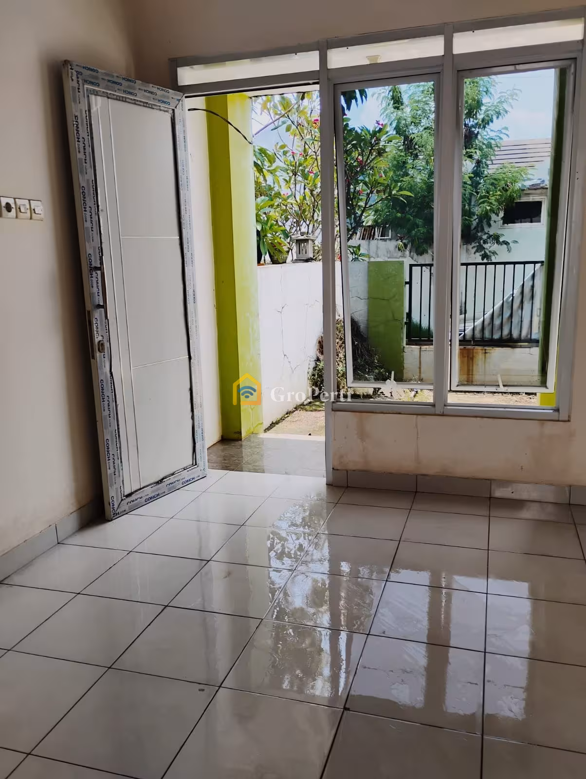 Rumah Modern Minimalis Situsari Cileungsi – Lokasi Pinggir Jalan Raya, Sisa Lahan Luas! - 4