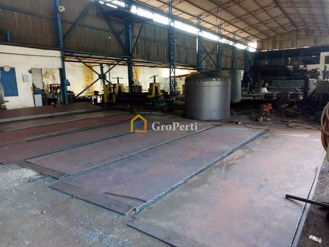 Dijual Murah Gudang Eks Workshop Area Raya Waru Gedangan Strategis - 2