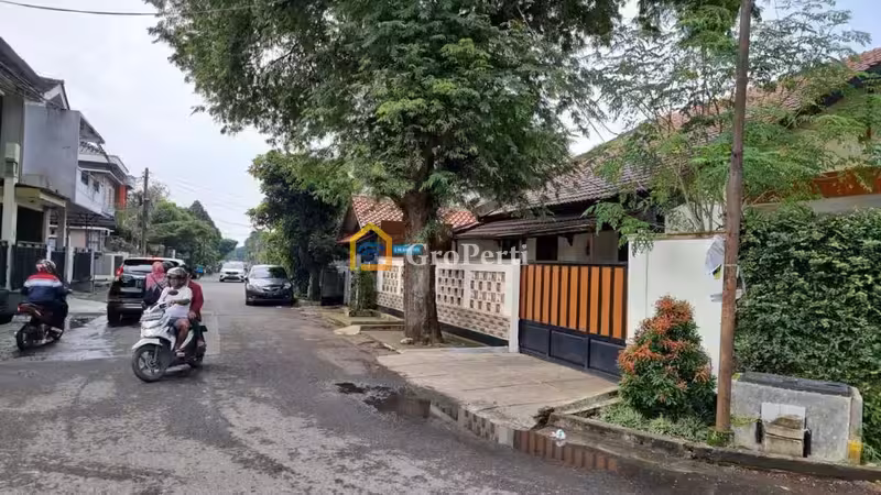 Jual Rumah Hook Pinggir Jalan Lebar 30 m, Lokasi Strategis Untuk Kantor dan Tempat Usaha - 2