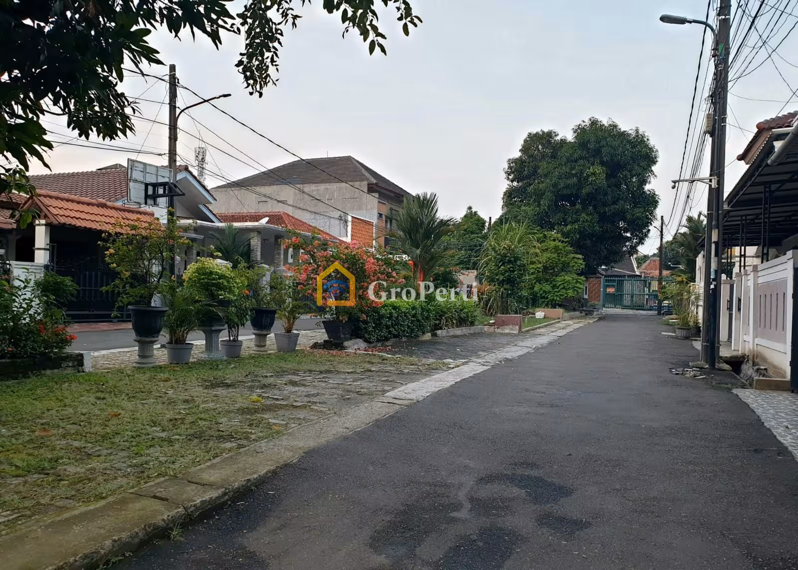 Rumah Dijual di Kota Tangerang Selatan, Banten, dengan Luas Tanah 190 m² - 3