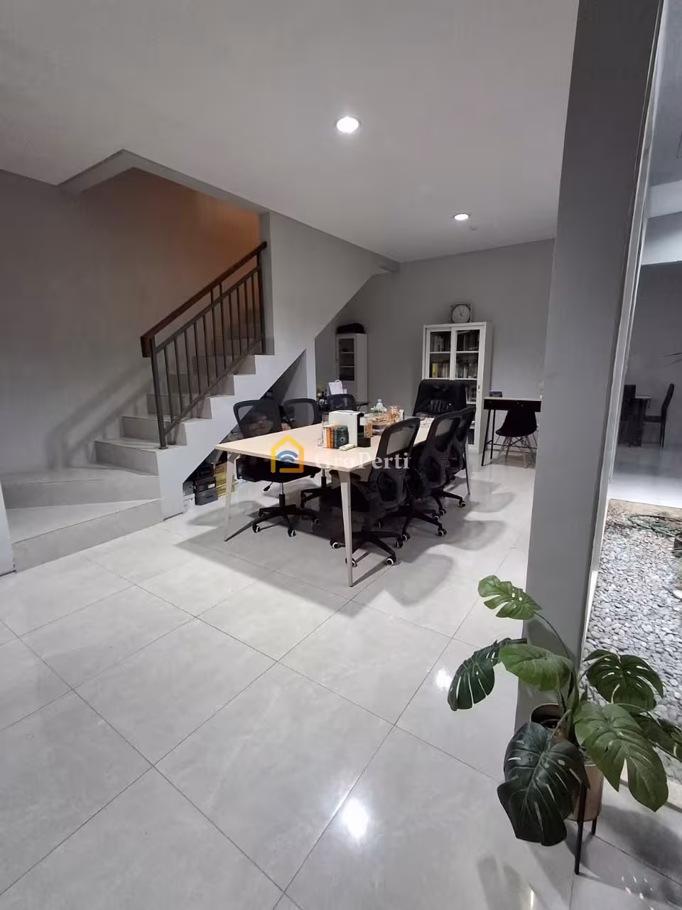 Rumah Second Dijual di KOTA BEKASI - 2